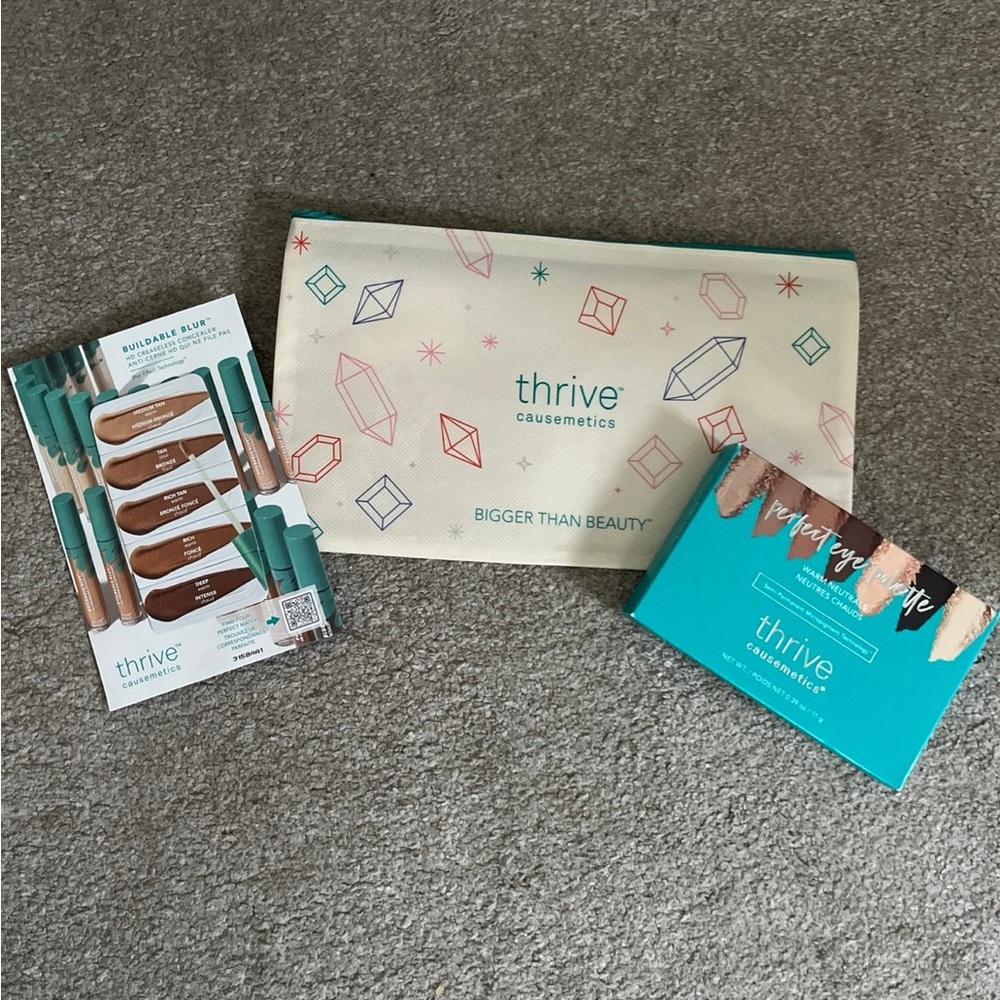 Thrive Causemetics Makeup Set with Bag
